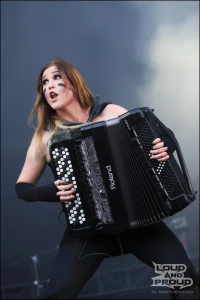 Complétez : 
"Aina..."