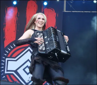 Complétez : 
"Kaipausta ja..."