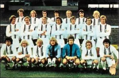 Ex-grande quipe allemande, 5 fois championne dans les annes 70, finaliste de la C1 77 avec Vogts, Heynckes (220 buts en bundesliga) et Wimmer, je suis :