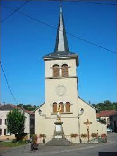 Vous avez sur cette image l'église Saint-Hubert, à Obervisse. Village Mosellan, il se situe ...