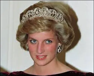 Comment la princesse Lady Diana meurt-elle en 1997 ?