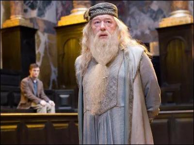 Quel est le nom complet de Dumbledore ?