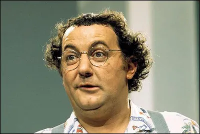 ''La seule chose exacte dans un journal, c'est la date'' est une citation de Coluche, quel &eacute;tait son vrai nom ?