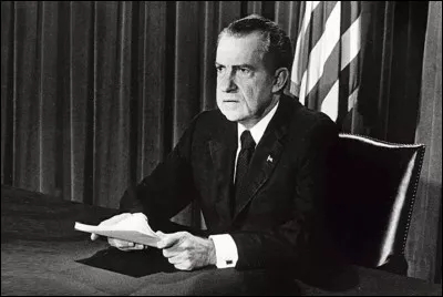 Quel journal am&eacute;ricain a r&eacute;v&eacute;l&eacute; le scandale du ''Watergate'', conduisant &agrave; la d&eacute;mission de Richard Nixon ?
