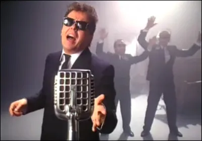 Complétez : 
"Hjartað, barðist um í brjósti..."