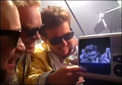 Complétez : 
"Sumum fannst þú ekki syngja..."