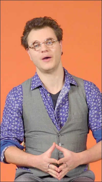 Combien de vues cumule-t-il sur sa chaîne YouTube principale ?