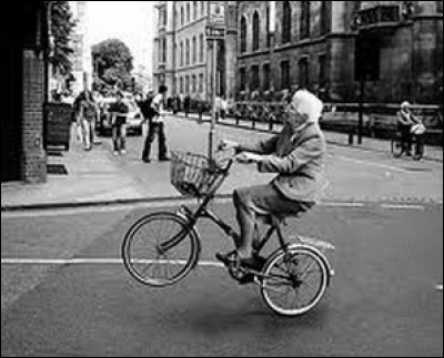 Pouvez-vous poursuivre cette comptine des enfants de maternelle ? « Ma grand-mère fait du vélo ... »