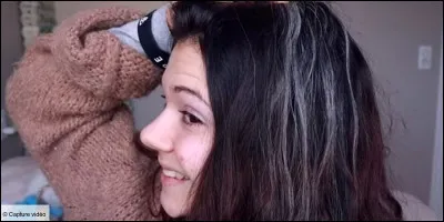 Pourquoi a-t-elle une mèche blanche ?