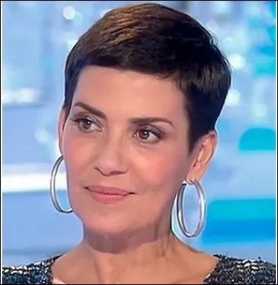 On peut être mannequin, Brésilienne, présenter des émissions sur des chaînes de télé françaises, et être également Française, j'ai nommé Cristina Cordula !