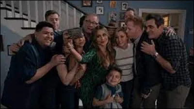 Et enfin dernière question, toujours sur la S11, à quel événement la famille va-t-elle apprendre de "tristes nouvelles" ?