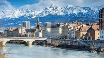 Quel était le nom gallo-romain de Grenoble, le chef-lieu de l'Isère ?