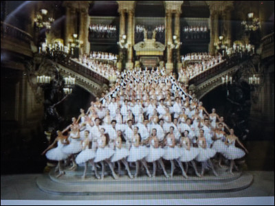 Quelle est la seule danseuse rentrée directement avec le rang d'étoile à l'Opéra de Paris en 1949 ?