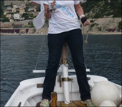 T comme... Lorsque l'on parle d'une barre à "tire-vieille" (comme ci-dessus), que désigne le dernier mot composé ?