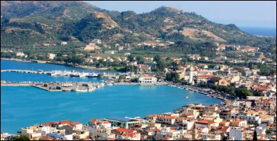 Cette île grecque, avec environ 406 km², la troisième en superficie des îles Ioniennes, située au large des côtes du Péloponnèse, c'est ...