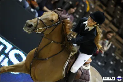 Un cavalier est obligé de...