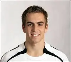 Quel est le poste de prdilection de ce joueur allemand ?