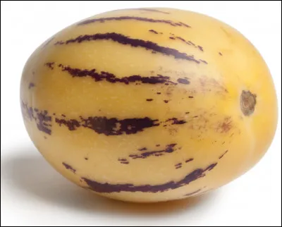 Quel est ce fruit jaune et pourpre, originaire d'Amérique du Sud à chair juteuse et au goût de melon cantaloup ?