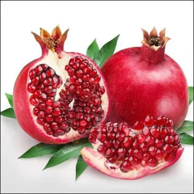 Quel est ce fruit rouge en forme de pomme dont les loges internes contiennent des graines triangulaires très juteuses ?