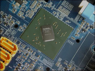 Le Chipset est l'élément phare du circuit :