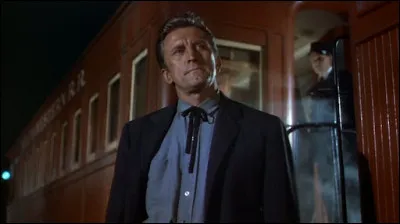 Qui a réalisé le western "Le dernier train de Gun Hill" (1959) avec Kirk Douglas et Anthony Quinn ?