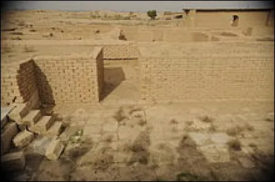 Le site antique de Nimroud, une des grandes cités de la Mésopotamie antique, se trouve en ...