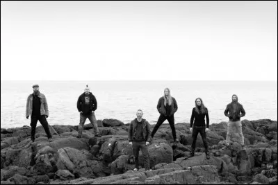 Complétez : 
"Æsir, menn eða..."