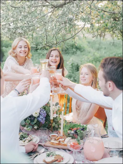 De qui Martine est-elle la meilleure amie ?