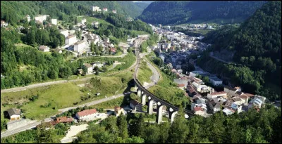 Quelle ville française est la capitale de la lunette ?