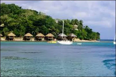 Espiritu Santo, île volcanique du l'océan Pacifique Sud, d' une superficie de 3 900 km² et peuplée de 39 000 habitants, appartient à l'archipel des ...