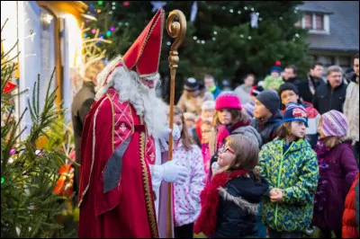 Quelle est la différence entre le père Noël et Saint-Nicolas ?