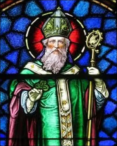 Quel saint patron a évangélisé l'Irlande au Ve siècle ?