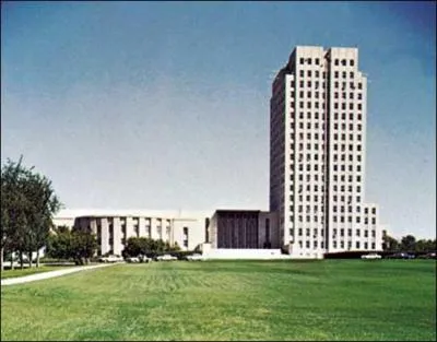 Quelle est la capitale de l'Etat ? (C'est le Capitole sur la photo)