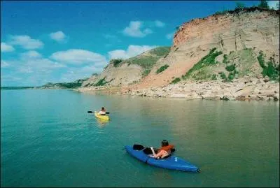 C'est sur le fleuve Missouri que se trouve le troisième plus grand lac artificiel du pays. Comment s'appelle-t-il ?