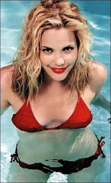 Née dans la capitale de l'Etat, cette jeune actrice a commencé sa carrière en tant que mannequin dans l'agence Elite, avant de décrocher un rôle récurrent dans 'Preuve à l'appui'. Elle se nomme ...