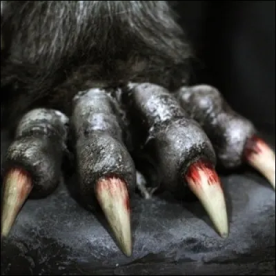 Quelle chanson de rock partage son nom avec un film datant de 1935 et décrit une étrange bête qui rode dans les rues de Londres ?