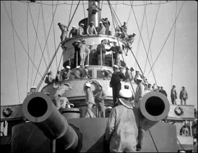 Quel est ce film russe de 1925 réalisé par Eisenstein qui raconte l'insurrection à bord d'un navire de guerre à Odessa ?