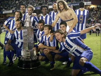 Il est transfr en 1998 au Deportivo La Corogne, o il jouera deux saisons, marquant 21 buts au total, et remportant son premier titre d'importance, c'est :