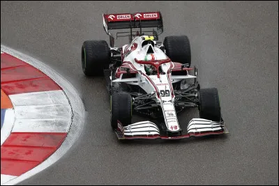 Des performances en dents de scie et une exposition quasi nulle en course, le pilote de l'Alfa Romeo numéro 99 est difficile à analyser. De plus, cette saison est sa dernière. Qui est-il ?