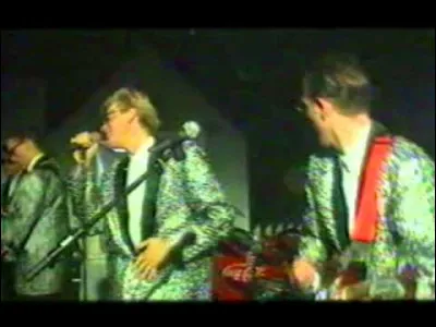 Complétez : 
"Nýtum..."