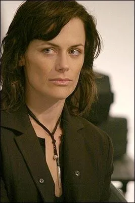 Elle joue le rle assez important de Nina Meyers dans la premire saison de :