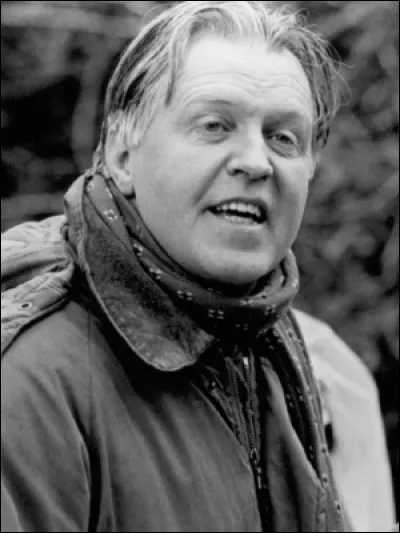 Qui est le réalisateur du film "Sweet November" sorti en 2001 ?