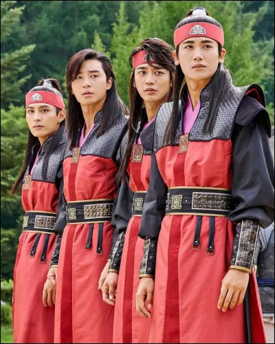 Qui a joué dans Hwarang ?
