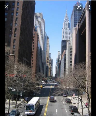 Un beau garçon ou une belle fille traverse la rue, que faites-vous ?