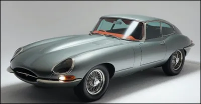 Sorti en 1961 quel est ce cabriolet de luxe ?