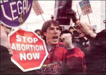 Tout comme le Nord Dakota, le Dakota du Sud est extrmement conservateur. C'est d'ailleurs l'un des Etats o les opposants  ____________ sont les plus nombreux et influents du pays.