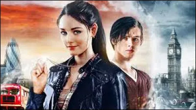 Ils apparaissent dans les film de ''la Trilogie des gemmes''.
Qui est-ce ?