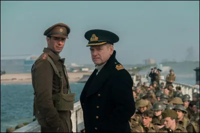 Durant la seconde guerre mondiale, des soldats sont pris au piège sur une plage et attendent d'être secourus par leur pays. Quel est ce film ?