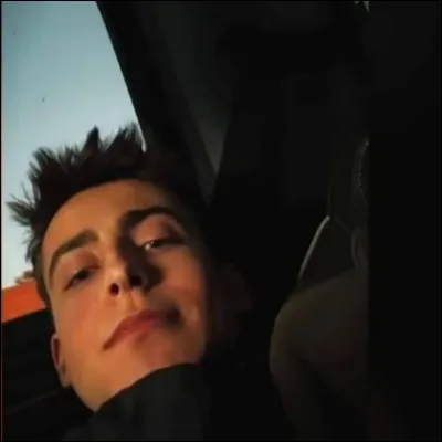 Quel est le premier titre qu'a sorti Aidan ?