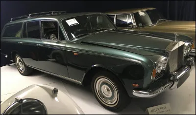 Cette transformation très soignée est issue d'un client américain désireux d'avoir une grande capacité d'emport sans renoncer au luxe. Sur quelle fameuse berline est basée son break ?